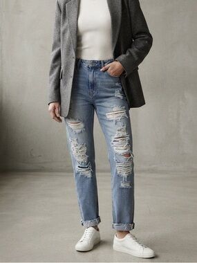 New Blue Spice Light Wash Ripped Girlfriend Jeans Size 5